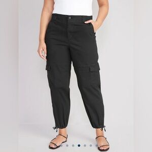 Old Navy Women’s Black High-Waisted Balloon Cargo Pants